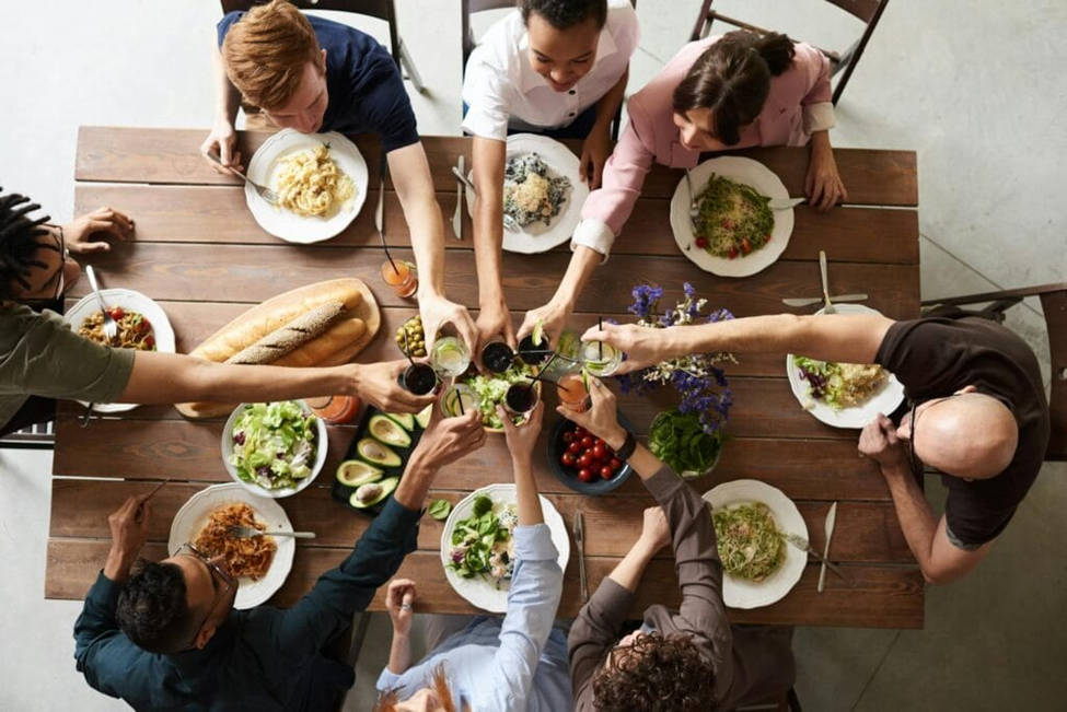 Family Mealtime Secrets: 15 Ultimate Ways Food Brings Families Together (Even When It's Chaos)